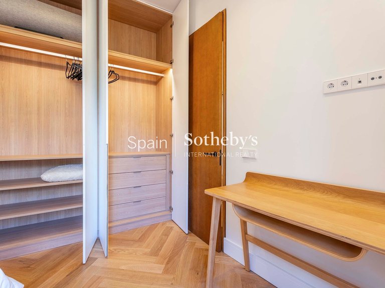 Apartment for Sale in Madrid, Madrid 27