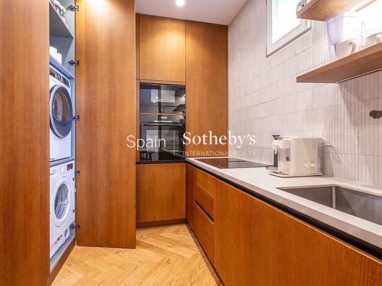 Apartment for Sale in Madrid, Madrid 16