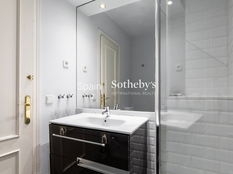 Apartment for Sale in Madrid, Madrid 22