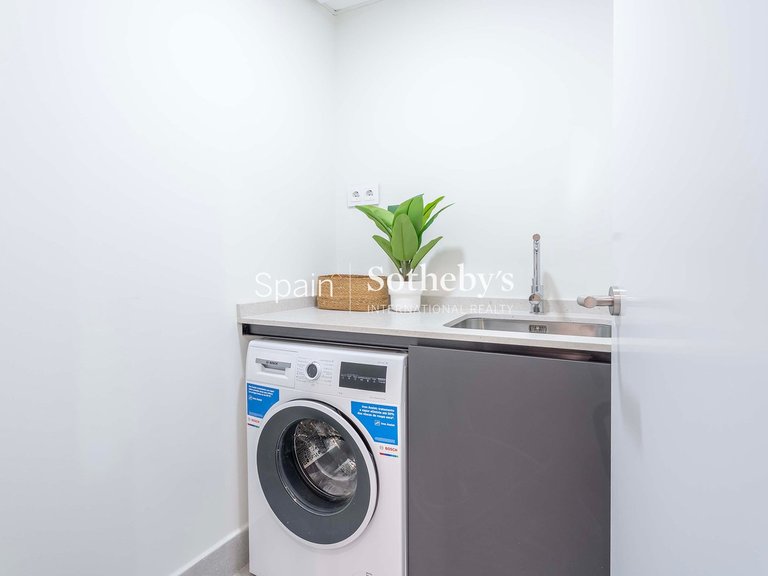 Apartment for Sale in Madrid, Madrid 11