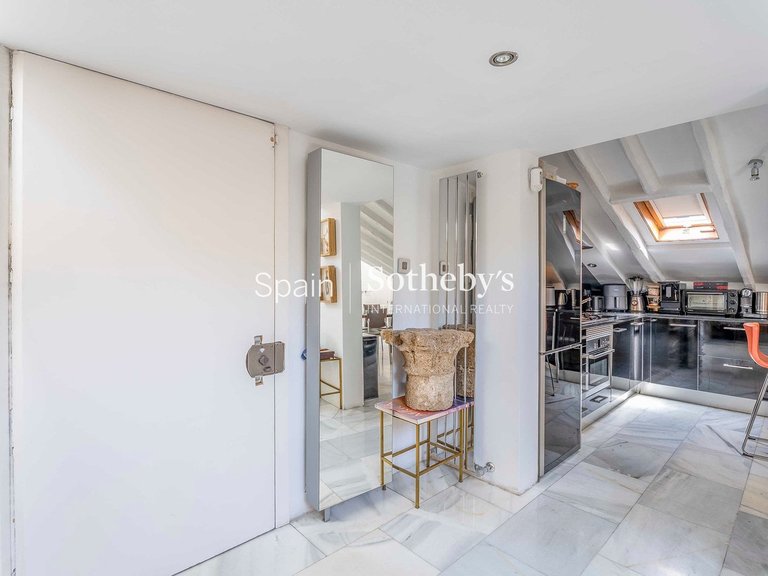 Penthouse for Rent in Madrid, Madrid 33