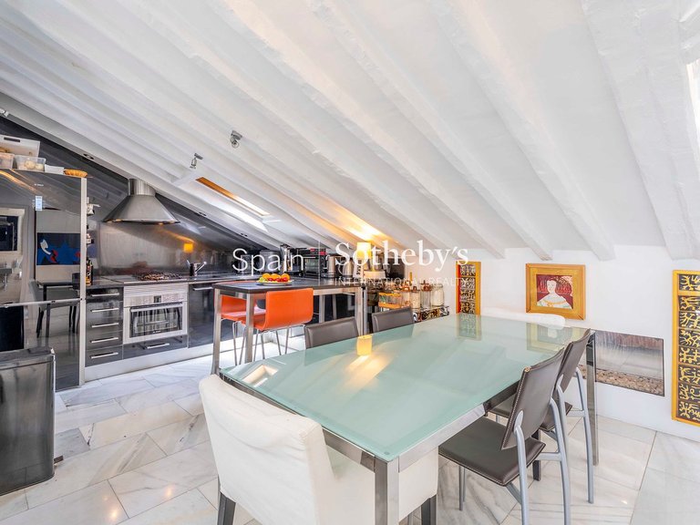 Penthouse for Rent in Madrid, Madrid 26