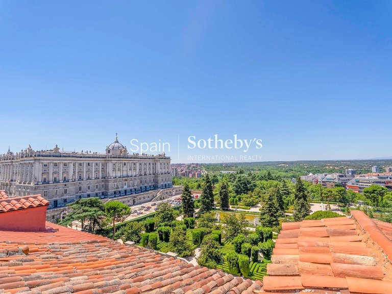 Penthouse for Rent in Madrid, Madrid 1