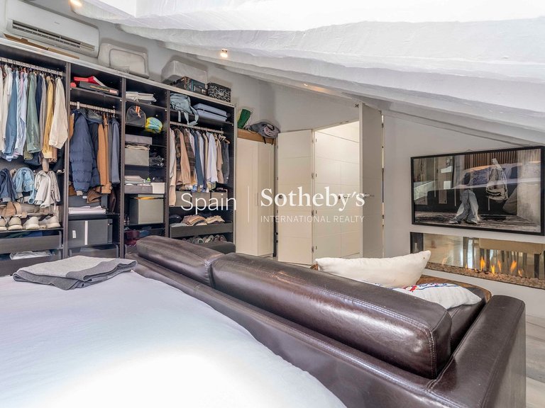 Penthouse for Rent in Madrid, Madrid 18