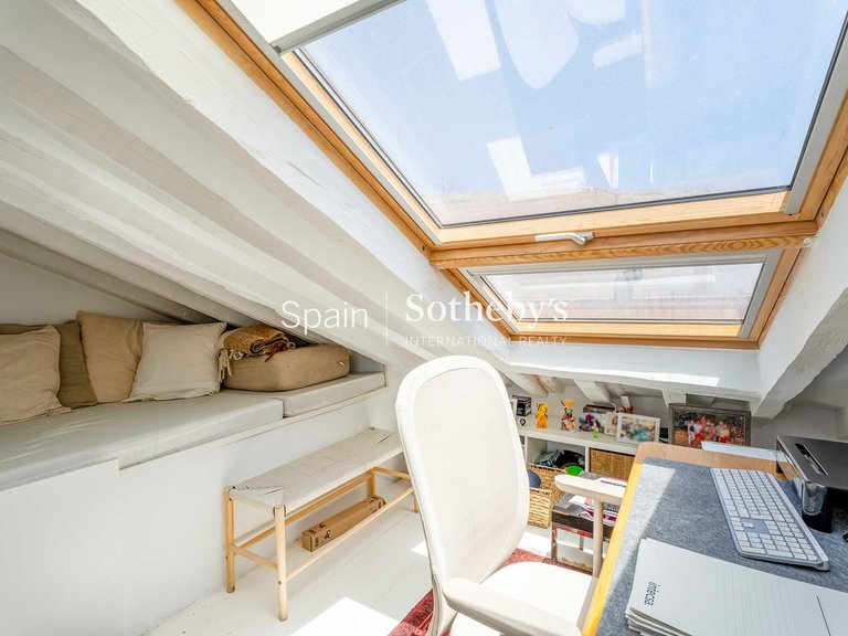 Penthouse for Rent in Madrid, Madrid 17