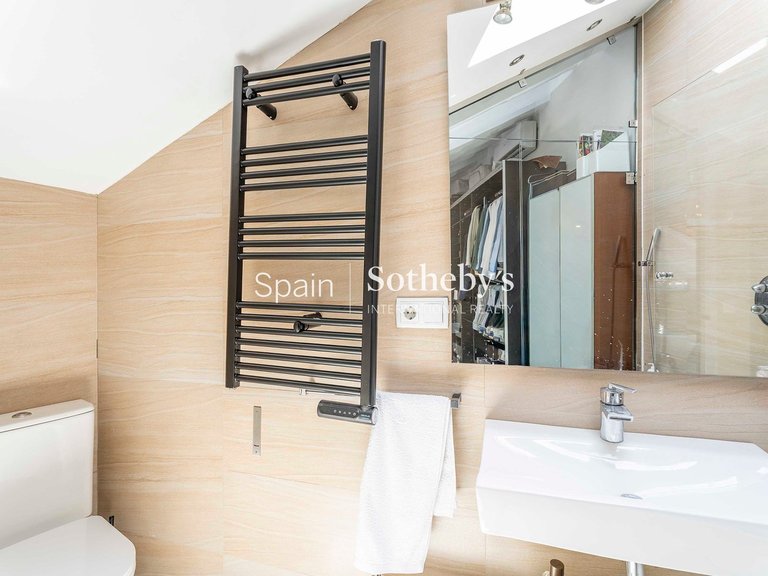 Penthouse for Rent in Madrid, Madrid 15