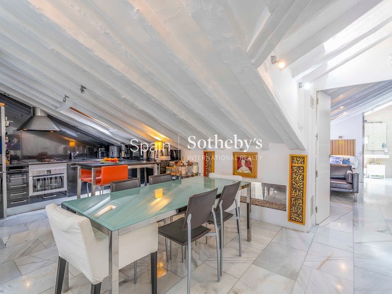 Penthouse for Rent in Madrid, Madrid 25