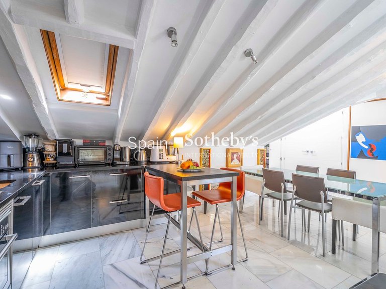 Penthouse for Rent in Madrid, Madrid 8