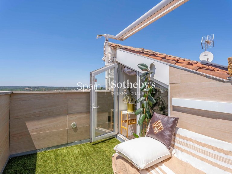 Penthouse for Rent in Madrid, Madrid 20