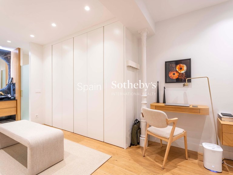 Apartment for Sale in Madrid, Madrid 18