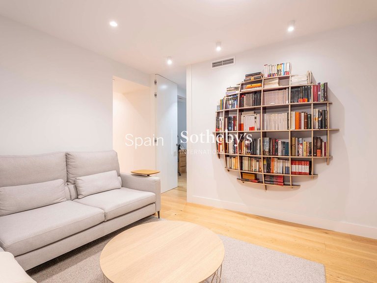 Apartment for Sale in Madrid, Madrid 11