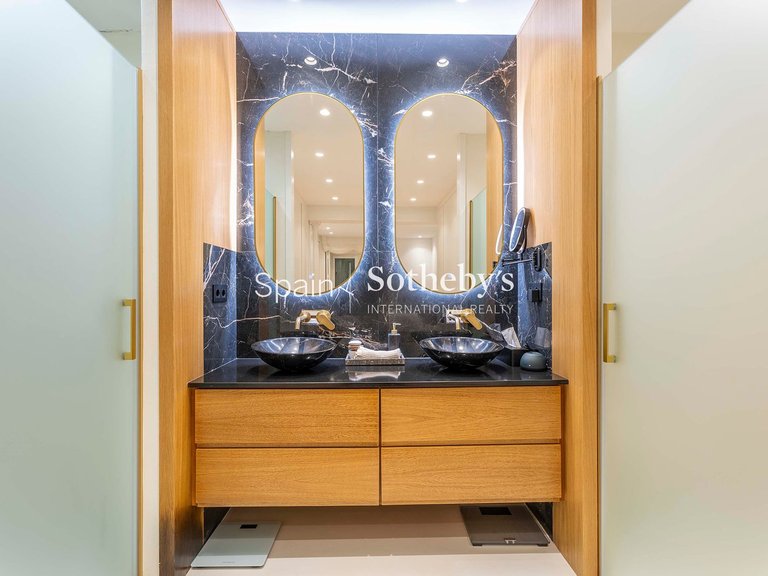Apartment for Sale in Madrid, Madrid 16