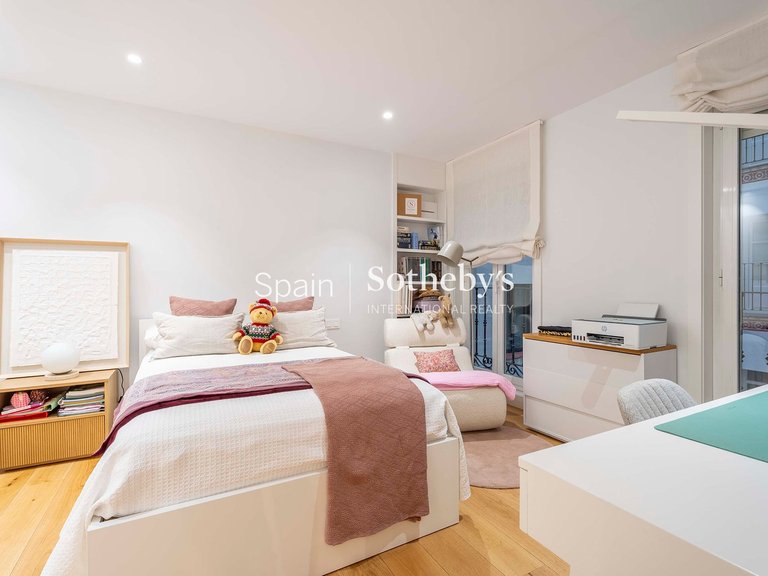 Apartment for Sale in Madrid, Madrid 24