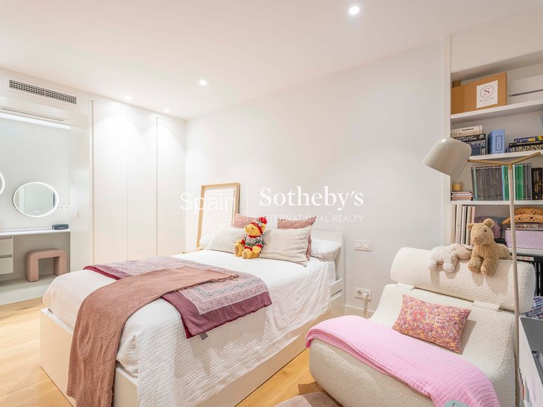 Apartment for Sale in Madrid, Madrid 32