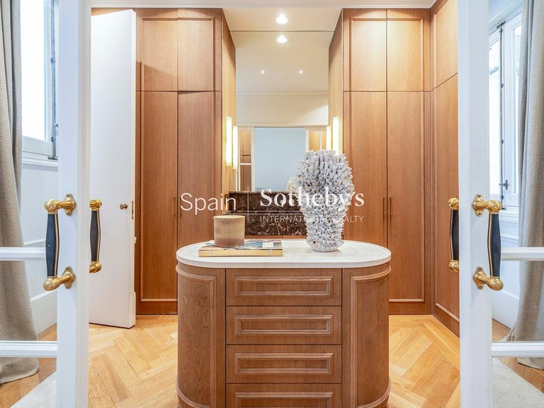 Apartment for Sale in Madrid, Madrid 46