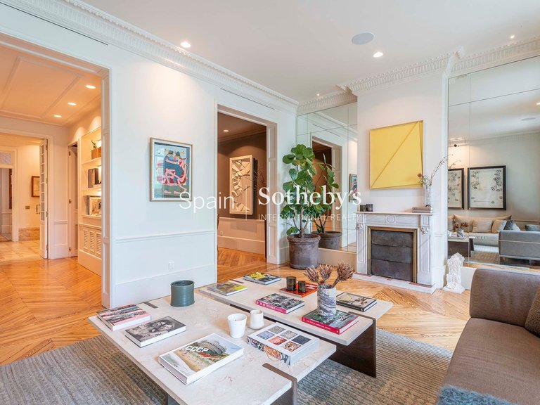 Apartment for Sale in Madrid, Madrid 5