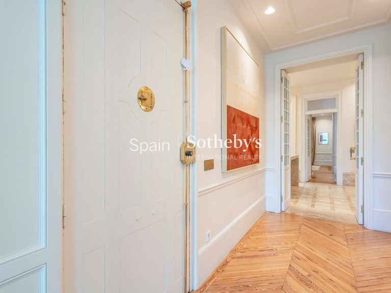 Apartment for Sale in Madrid, Madrid 18