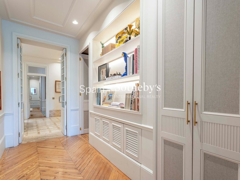 Apartment for Sale in Madrid, Madrid 16