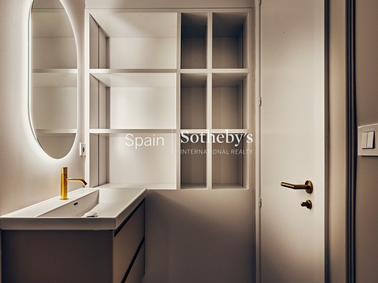 Apartment for Sale in Madrid, Madrid 16