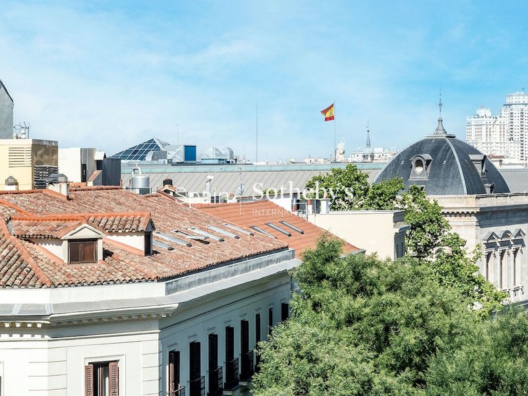 Apartment for Sale in Madrid, Madrid 18