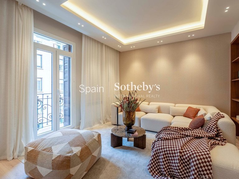 Apartment for Sale in Madrid, Madrid 18
