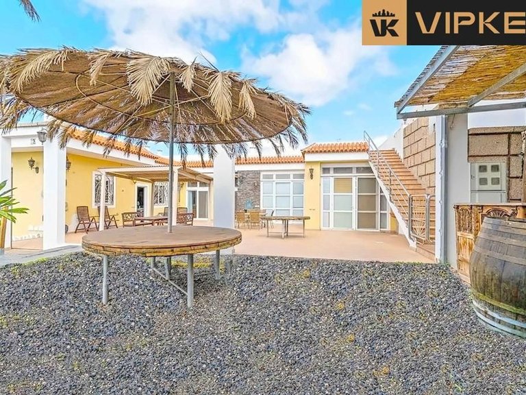 Villa for Sale in Arona, Tenerife 6