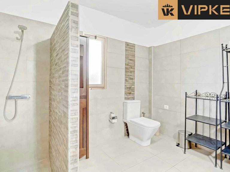Villa for Sale in Adeje, Tenerife 28