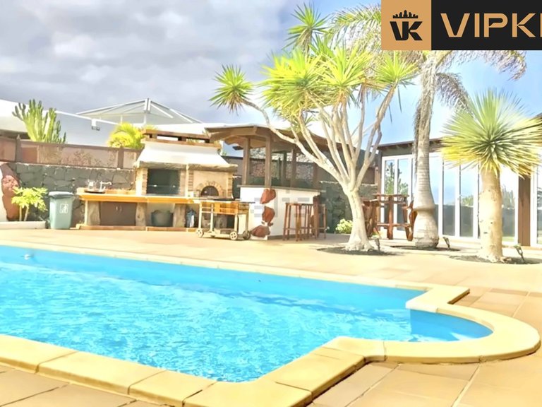 Villa for Sale in Yaiza, Las Palmas 5