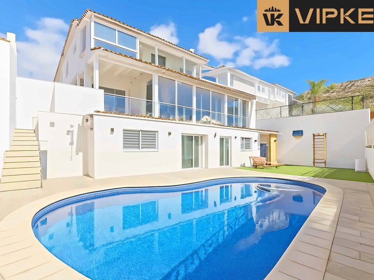 Villa for Sale in Adeje, Tenerife 4