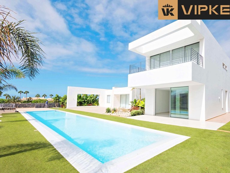 Villa for Sale in Adeje, Tenerife 30