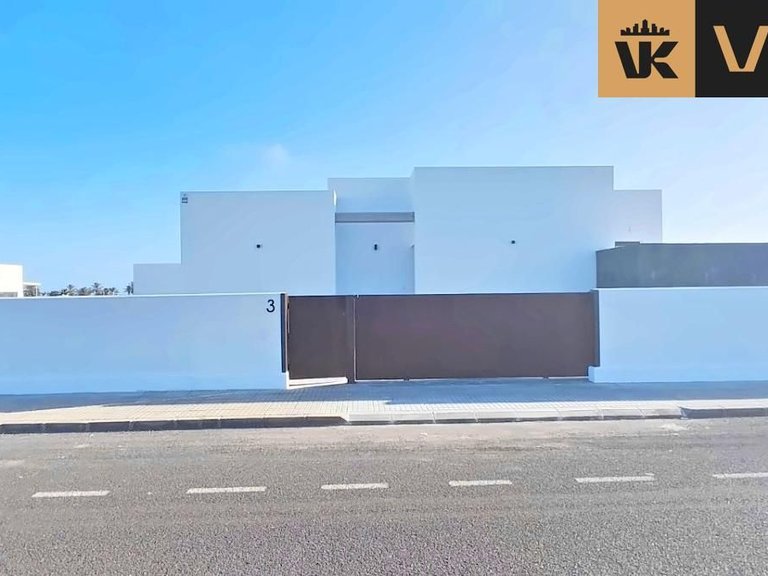 Villa for Sale in Yaiza, Las Palmas 20