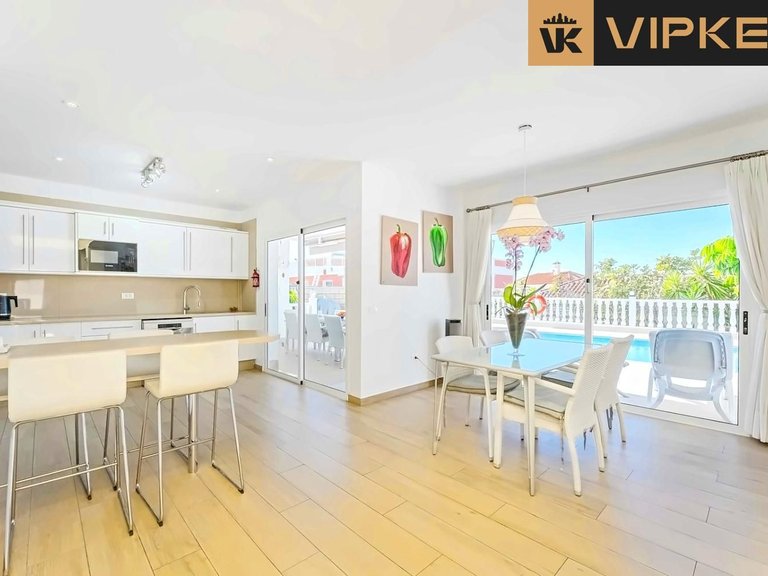 Villa for Sale in Santiago Del Teide, Tenerife 4