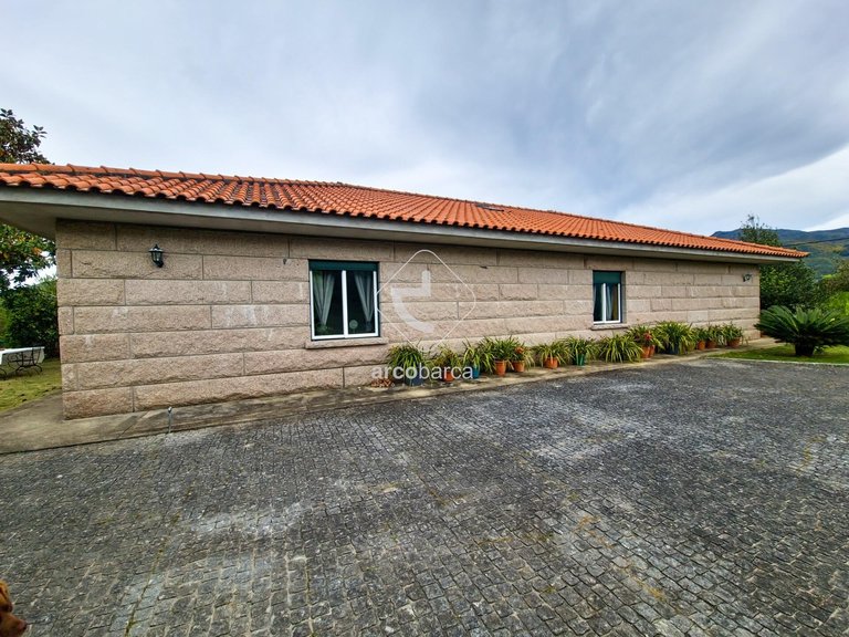 Villa para Sale en Britelo (são Martinho), Ponte Da Barca 27