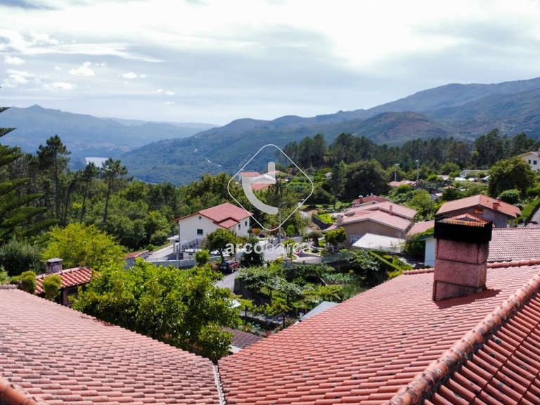 Villa para Sale en Britelo (são Martinho), Ponte Da Barca 32