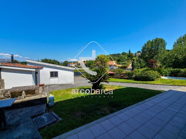 Villa para Sale en Oleiros, Ponte Da Barca 10