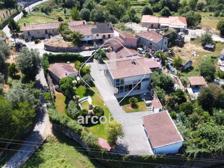 Villa para Sale en Oleiros, Ponte Da Barca 29