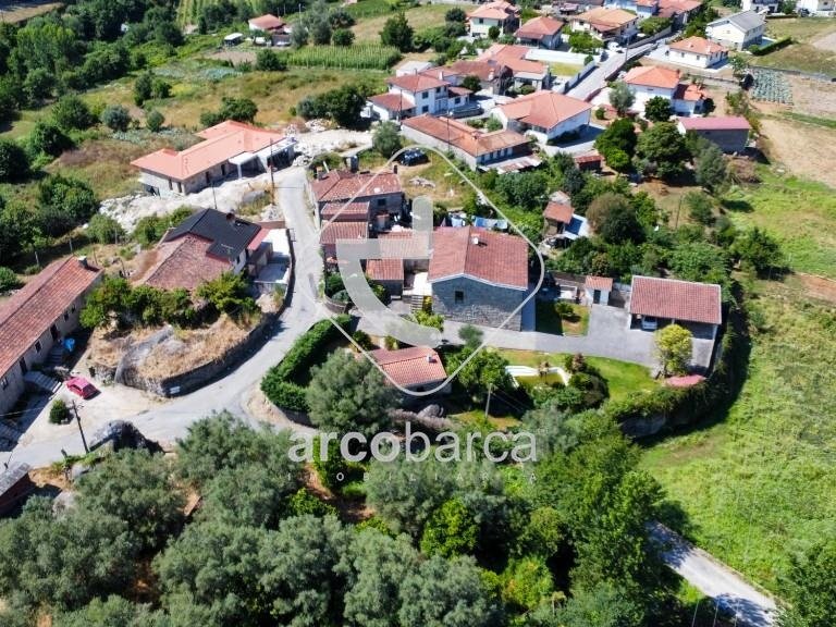 Villa para Sale en Oleiros, Ponte Da Barca 35