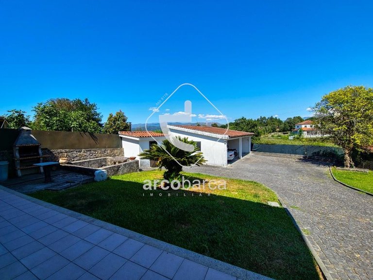 Villa para Sale en Oleiros, Ponte Da Barca 3