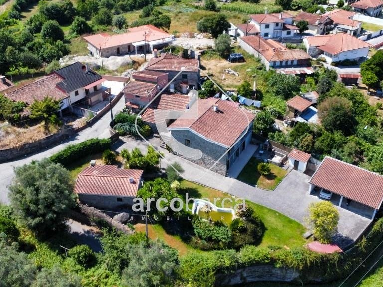 Villa para Sale en Oleiros, Ponte Da Barca 36