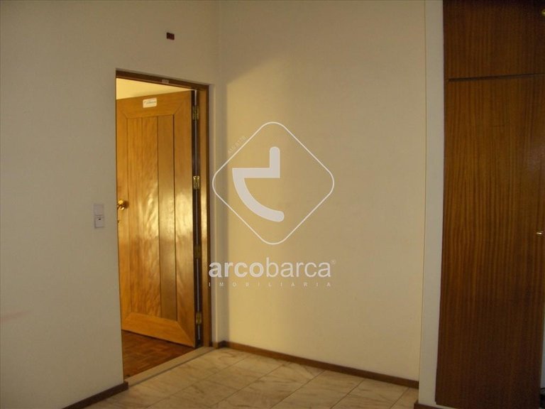 Commercial para Rent en Cedofeita, Santo Ildefonso, Sé, Miragaia, São Nicolau, Vitória, Porto 1