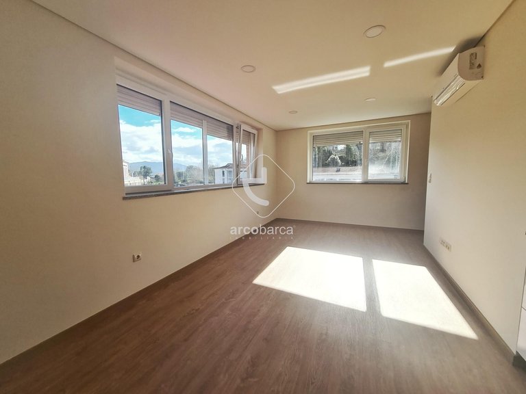 Apartment para Sale en São Salvador, Vila Fonche E Parada, Arcos De Valdevez 4