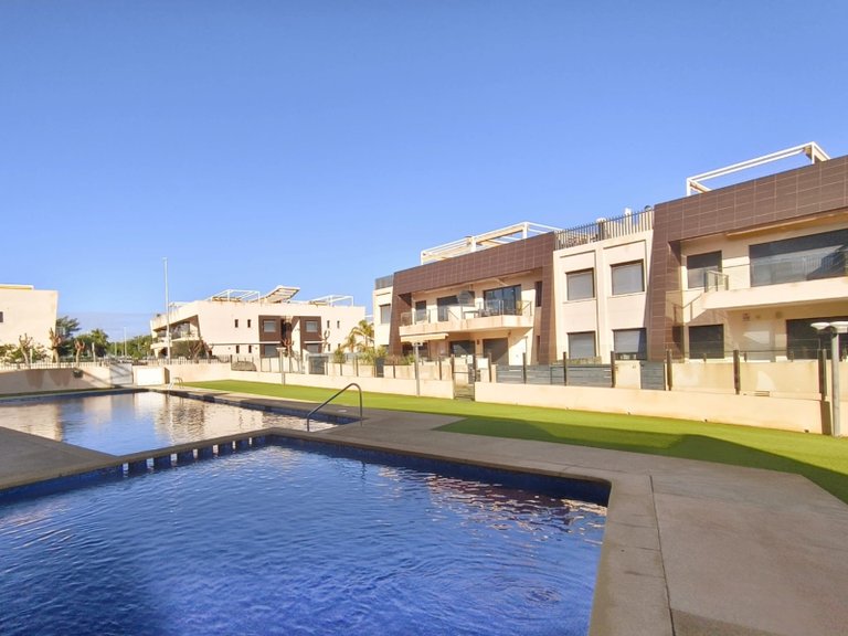 Apartment for Sale in Mil Palmeras, Alicante 32