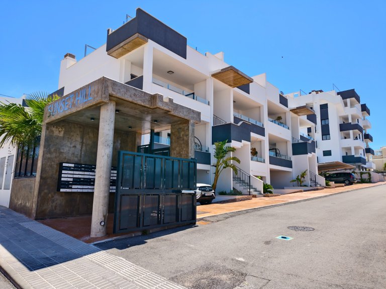 Apartment for Sale in Los Altos, Alicante 1