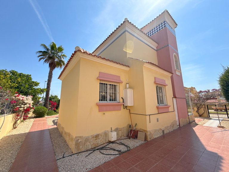 Villa for Sale in Cabo Roig, Alicante 8