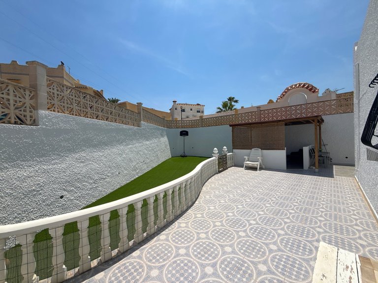 Villa for Sale in Villamartin, Alicante 21