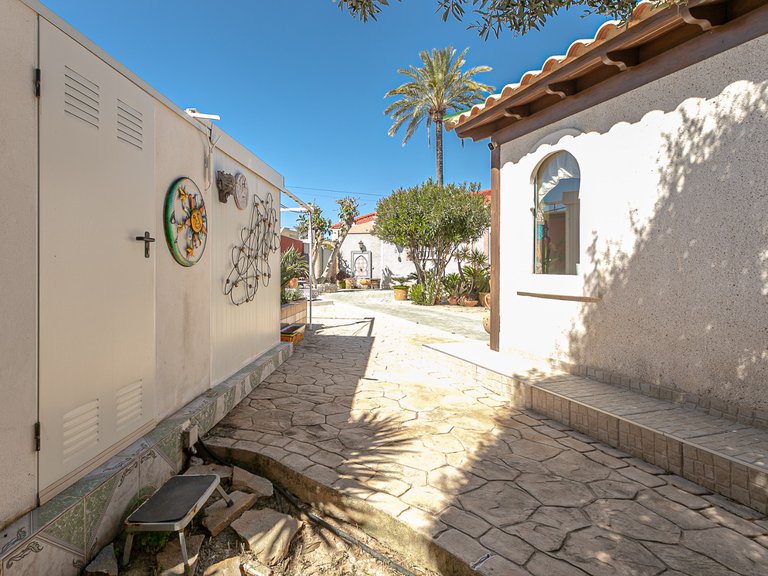 Villa for Sale in Los Balcones, Alicante 44