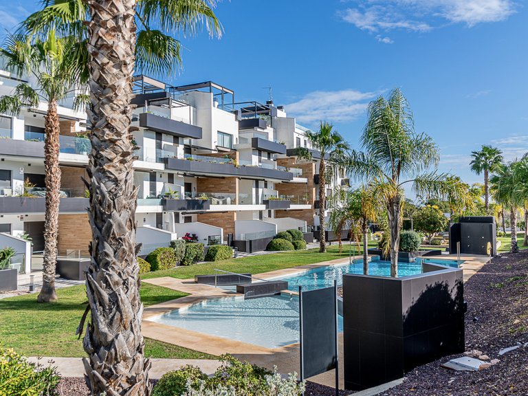 Apartment for Sale in Villamartin, Alicante 43