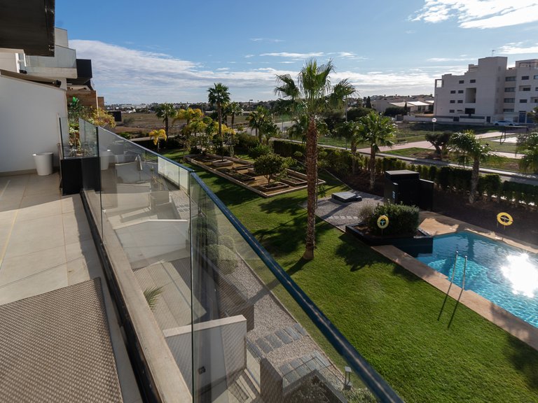 Apartment for Sale in Villamartin, Alicante 30