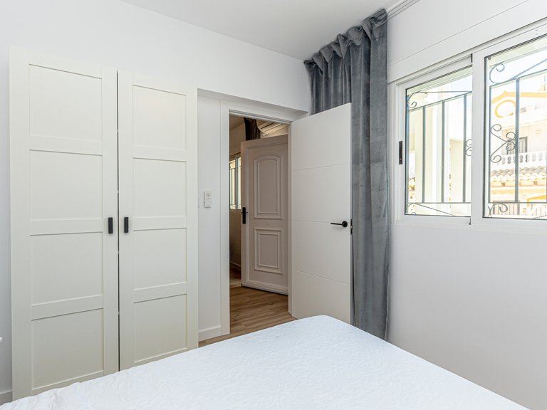 Town House for Sale in Punta Prima, Alicante 19