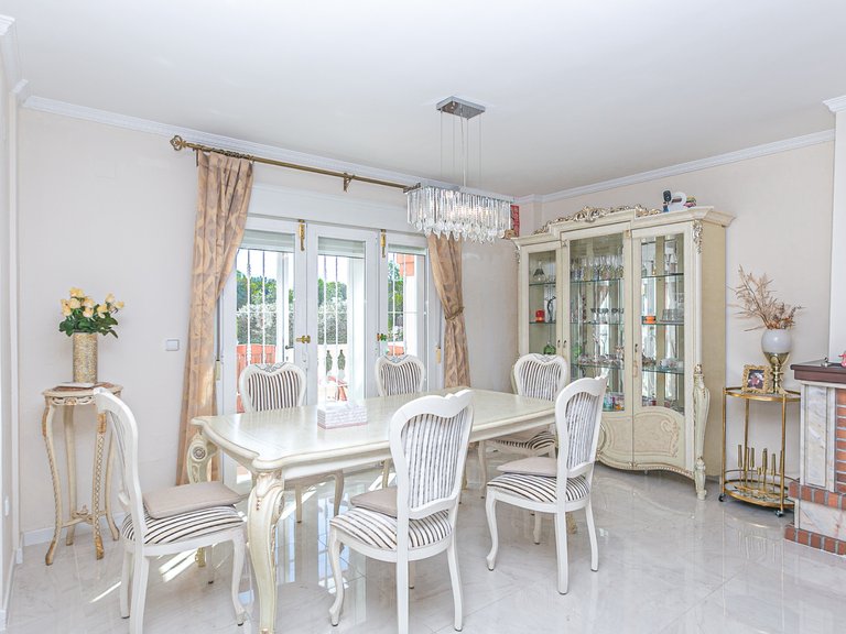 Villa for Sale in Villamartin, Alicante 10